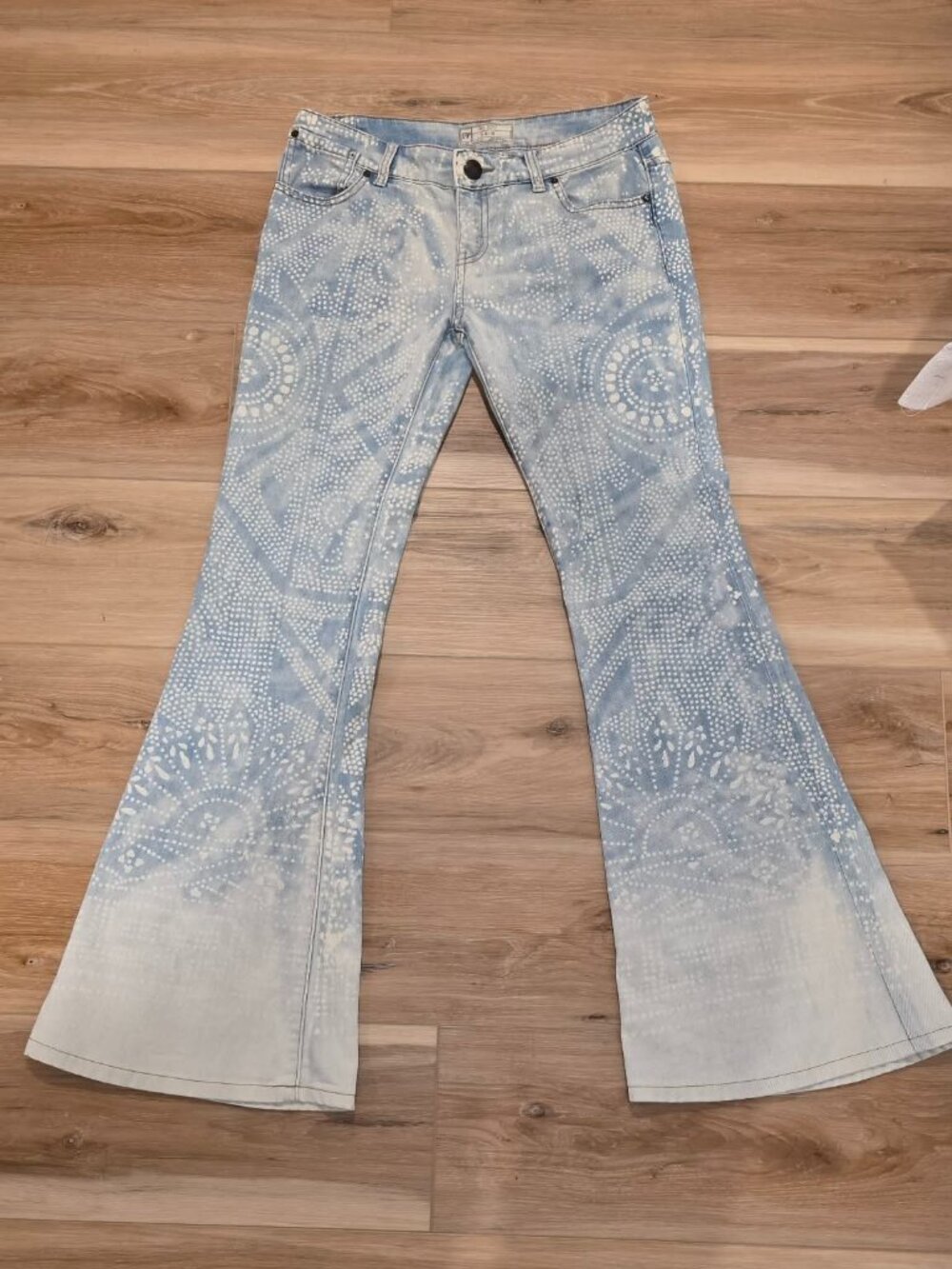 Free People Bali Flare - 26 - Picture 6 of 14